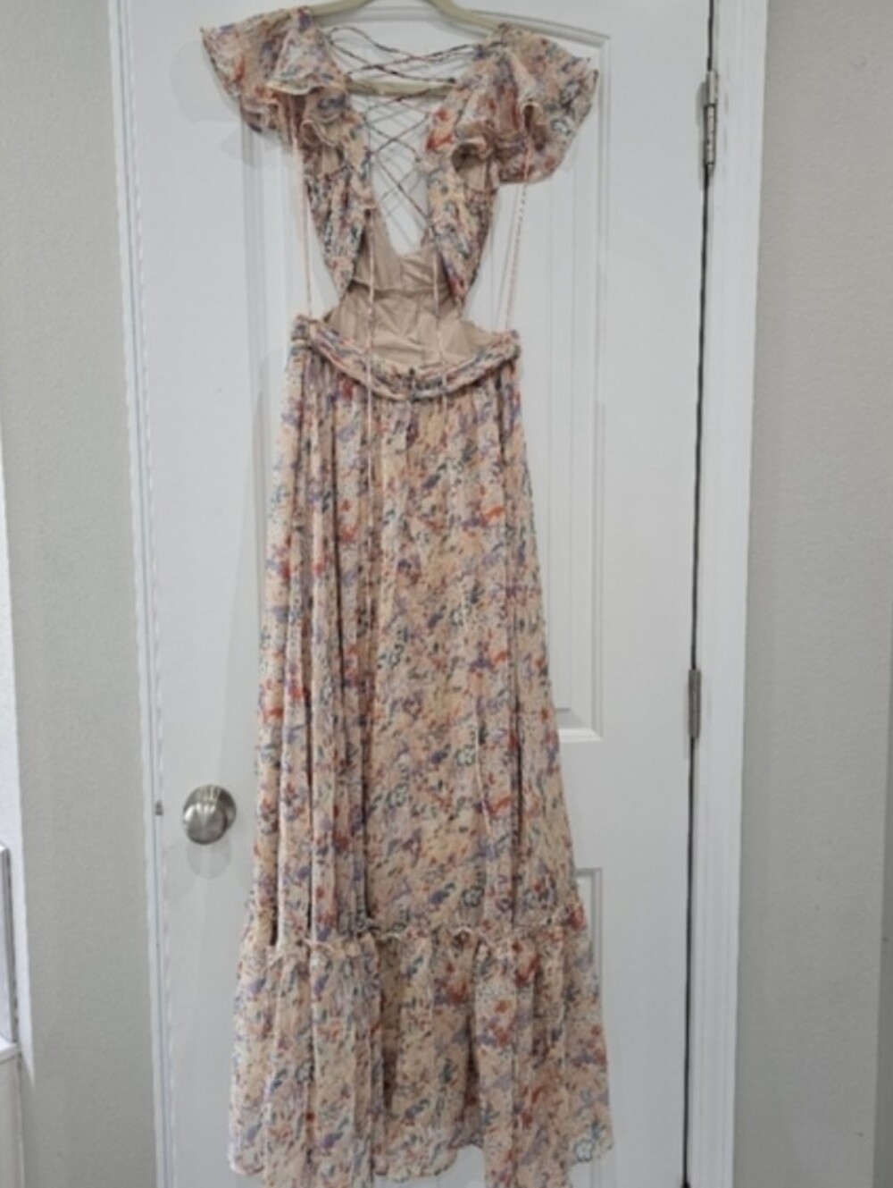 ASTR Primrose Dress Maxi Floral Peach Cutouts Medium - Picture 3 of 10